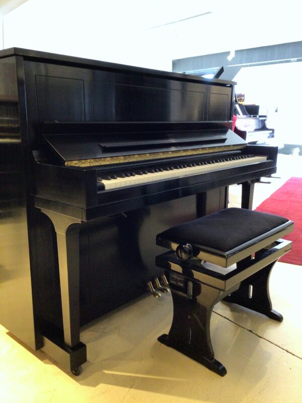 Steinway & Sons modèle 1098
