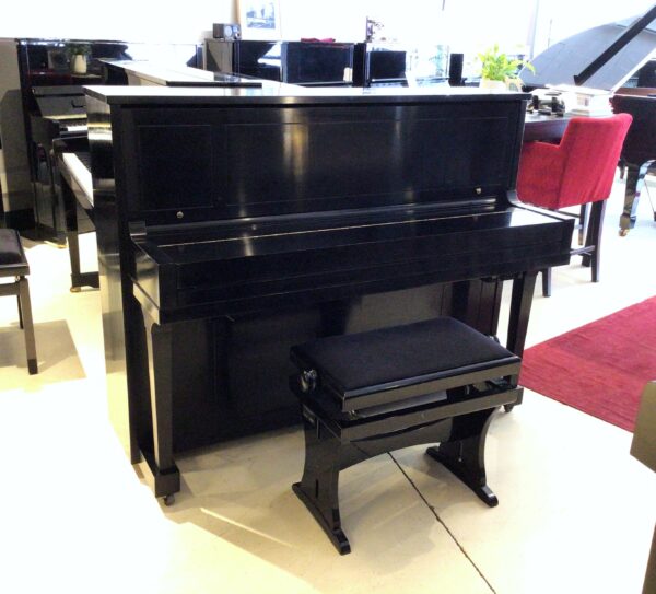 Steinway & Sons fermé